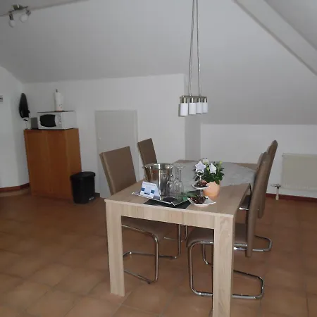 Apartment Ferienwohnung Holunderweg 5 *